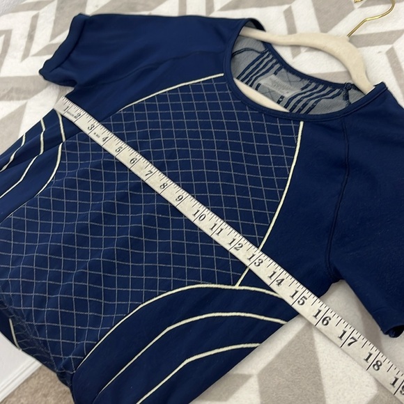 Athleta Finish Fast Line Tee Navy/White Size Medium #591287 - Picture 8 of 9